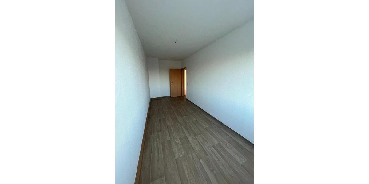 Wunderschöne 3-RW mit Einbauküche 3 zimmer