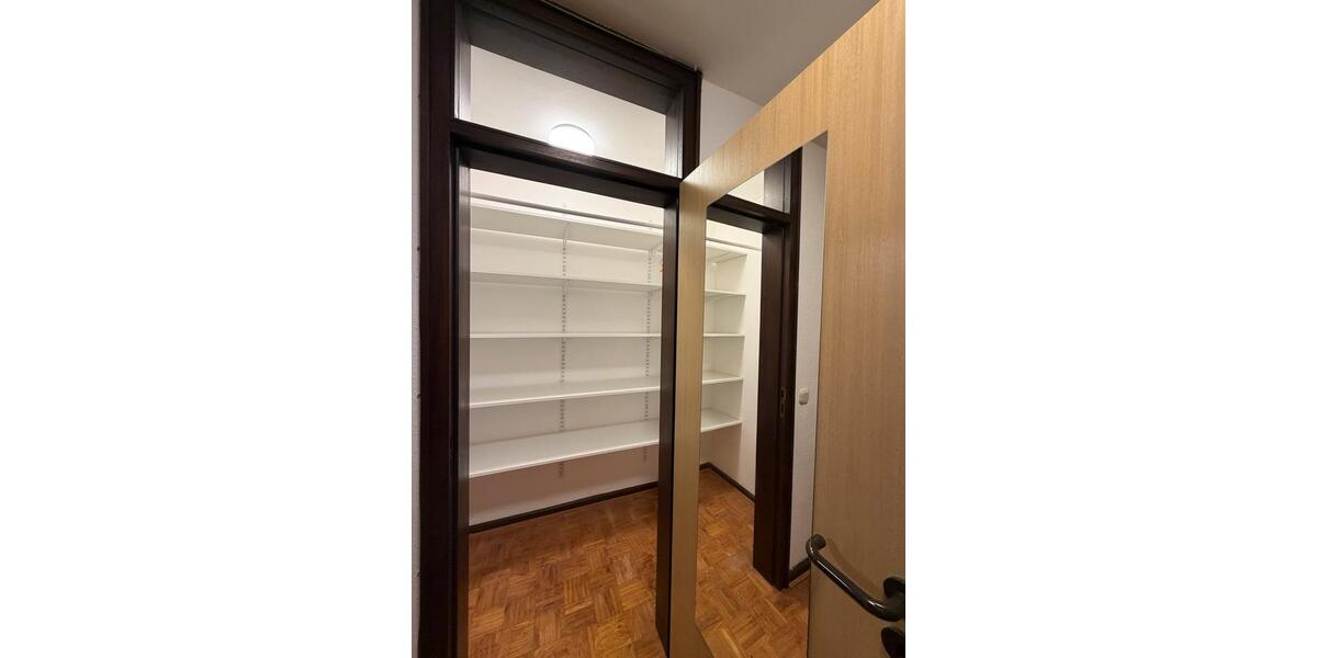 Etagenwohnung Köln Lindenthal - 1 Zimmer, 38 m&sup2;, 1.450&euro; | Angebot:26664032