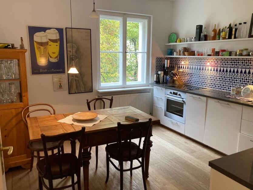 Befristet! 2-Zimmer Altbau in Schwabing zimmer