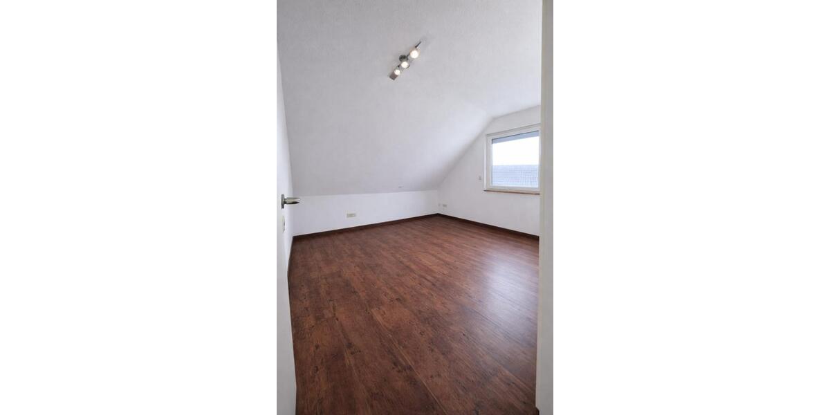 Dachgeschoßwohnung Meppen - 3 Zimmer, 75 m&sup2;, 830&euro; | Angebot:24895816