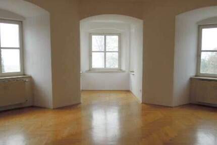 Wohnung Beilngries - 5 Zimmer, 167 m&sup2;, 1.000&euro; | Angebot:25701146