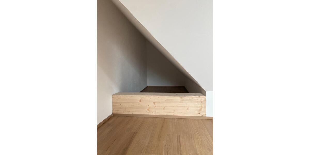 Dachgeschoßwohnung Herzogenaurach - 4 Zimmer, 105 m&sup2;, 1.400&euro; | Angebot:26671306