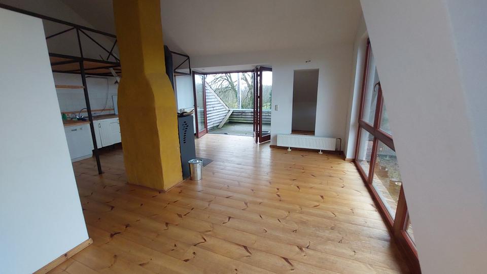 Schöne Studiowohnung unterm Dach, 55 qm 2 zimmer