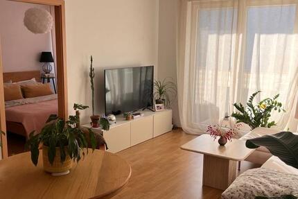 Ruhige 2 Zimmer Wohnung mit EBK, Balkon, TG-Stellplatz 2 zimmer