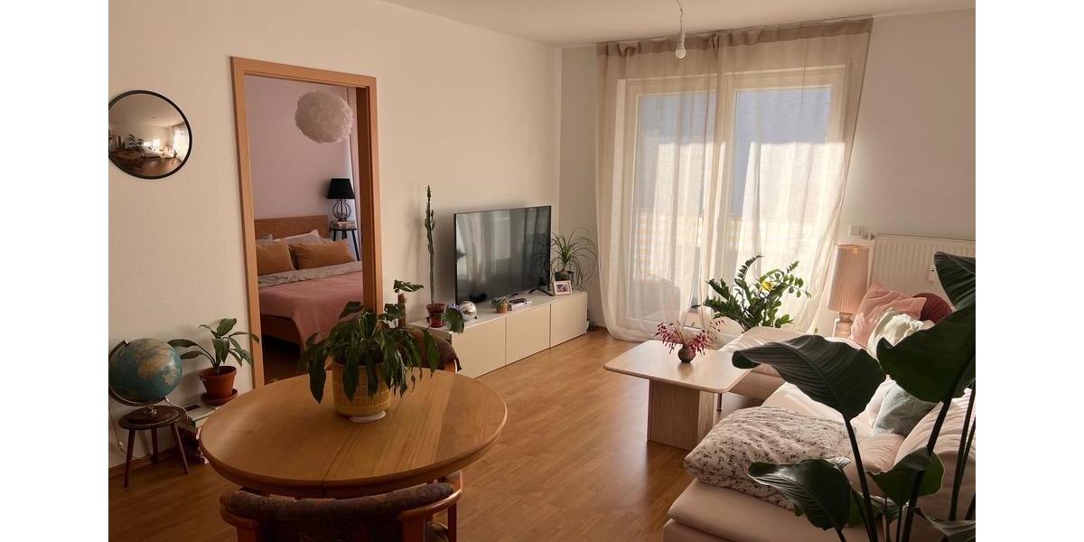 Ruhige 2 Zimmer Wohnung mit EBK, Balkon, TG-Stellplatz 2 zimmer