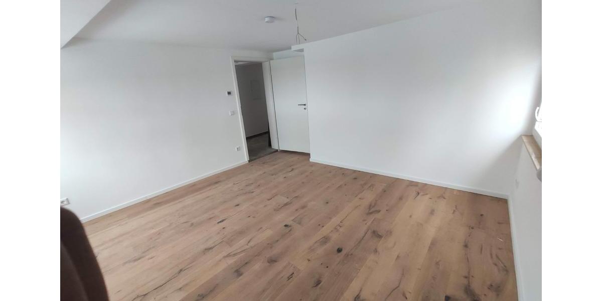 Dachgeschoßwohnung Schnaittach - 3 Zimmer, 102 m&sup2;, 1.200&euro; | Angebot:26290194