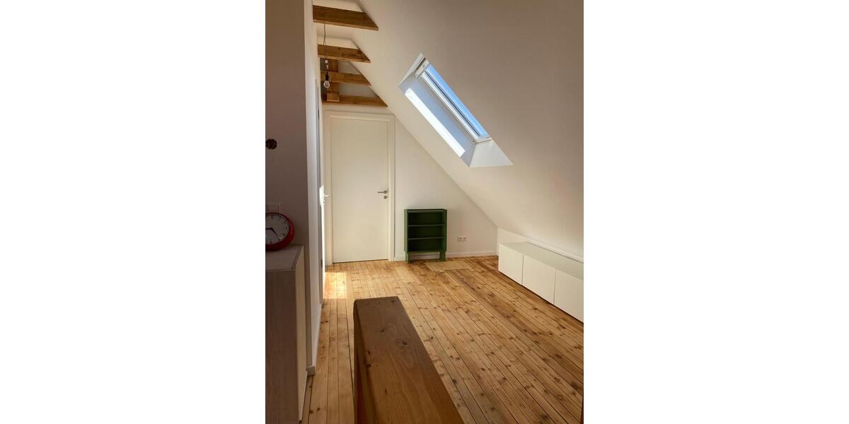 Dachgeschoßwohnung Freiburg im Breisgau Ebnet - 3 Zimmer, 50 m&sup2;, 1.200&euro; | Angebot:26440315