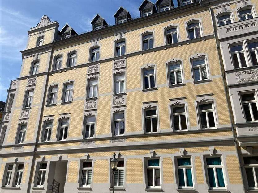Großzügige 1-Zimmer mit Einbauküche, Dusche und Laminat in zentraler Lage!