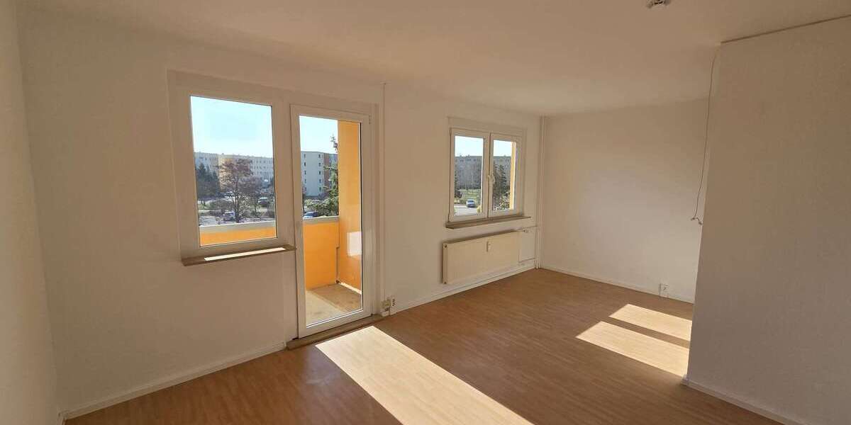 Etagenwohnung Lutherstadt Eisleben Wilhelm-Pieck-Siedlung - 4 Zimmer, 66 m&sup2;, 296&euro; | Angebot:27187112