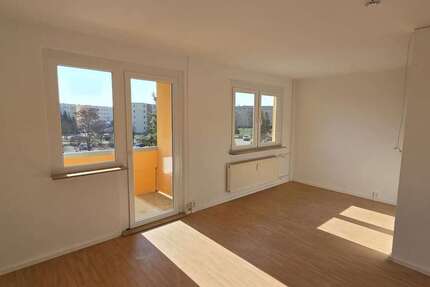 Wohnung Lutherstadt Eisleben Wilhelm-Pieck-Siedlung - 4 Zimmer, 66 m&sup2;, 296&euro; | Angebot:27187112