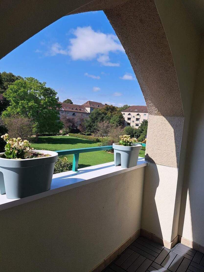 Zi. 2 in möbl. 3er WG ( only male) - nach Kernsanierung - Denkmalsiedlung 