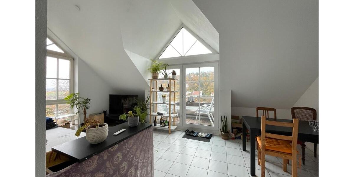 Zwei Zimmer in 2er WG Würzburg Höchberg Balkon DG 2 zimmer