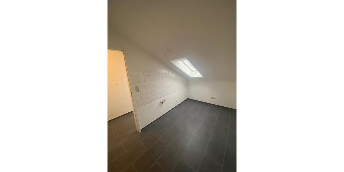 Dachgeschoßwohnung Ebelsbach - 1 Zimmer, 33 m&sup2;, 339&euro; | Angebot:24826302