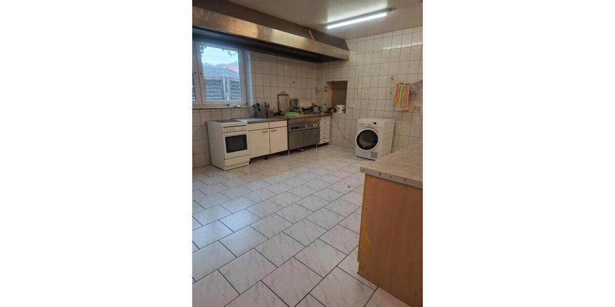 Wohnen auf Zeit Ettringen - 6 Zimmer, 160 m&sup2;, 550&euro; | Angebot:26443175