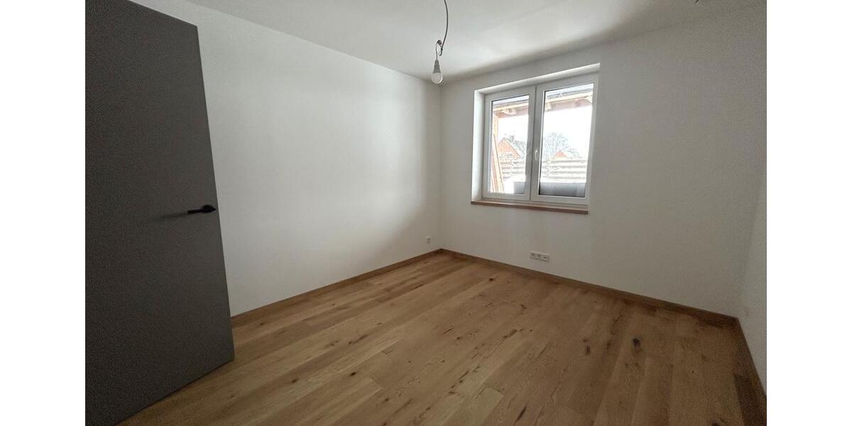 Erdgeschoßwohnung Wiefelstede - 4 Zimmer, 129 m&sup2;, 1.450&euro; | Angebot:24950148