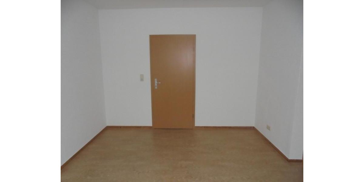 Etagenwohnung Saalfeld (Saale) - 2 Zimmer, 50 m&sup2;, 321&euro; | Angebot:26491111