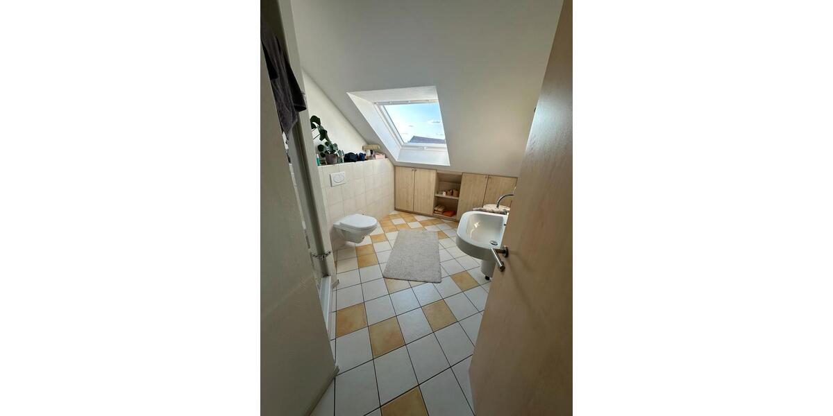 Dachgeschoßwohnung Bad Wünnenberg - 4 Zimmer, 105 m&sup2;, 1.000&euro; | Angebot:25887343