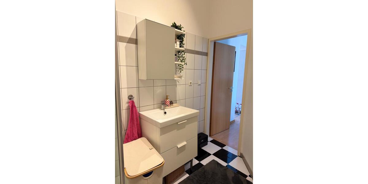 Etagenwohnung Neuss - 2 Zimmer, 53 m&sup2;, 750&euro; | Angebot:26444558