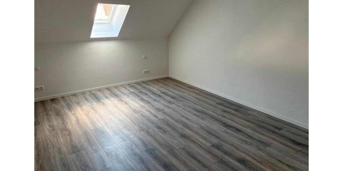 Dachgeschoßwohnung Schierling - 2 Zimmer, 75 m&sup2;, 650&euro; | Angebot:25756812
