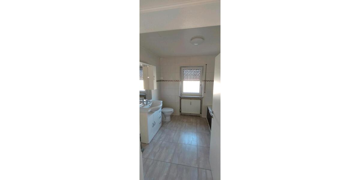Etagenwohnung Oberasbach - 2 Zimmer, 90 m&sup2;, 1.250&euro; | Angebot:26498632