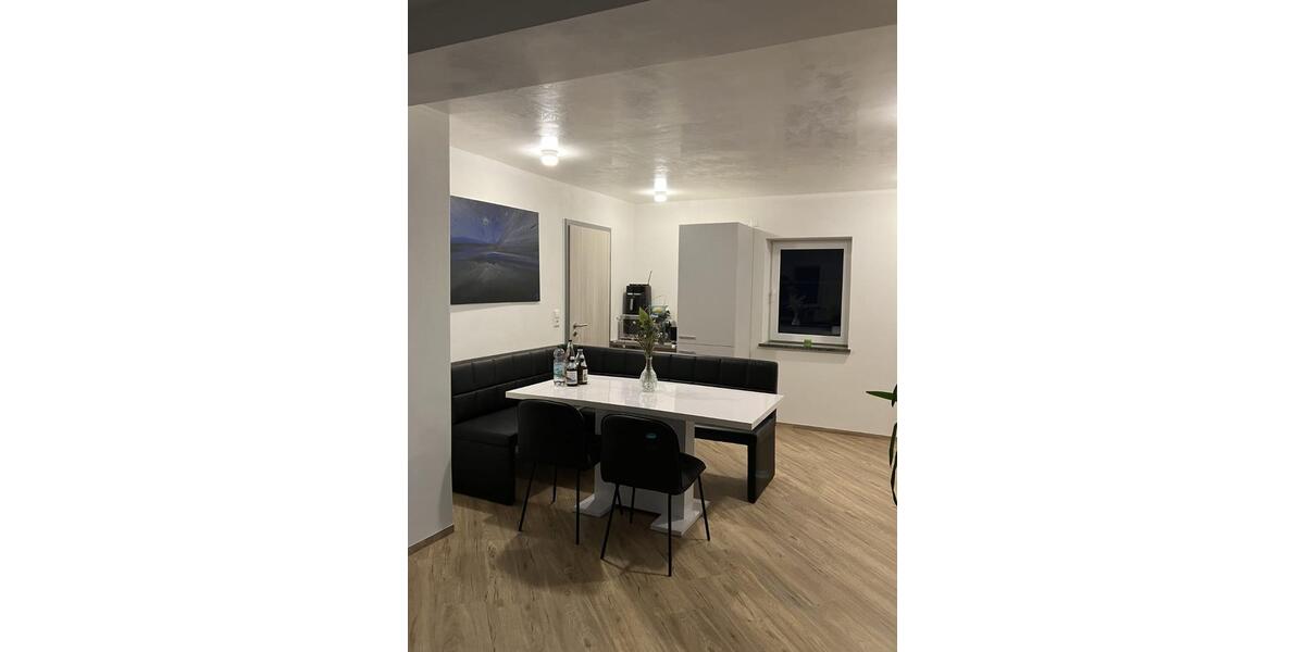 Erdgeschoßwohnung Straßberg - 4 Zimmer, 118 m&sup2;, 1.000&euro; | Angebot:25510143