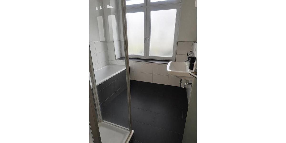 Etagenwohnung Lage - 4 Zimmer, 138 m&sup2;, 1.340&euro; | Angebot:26638396