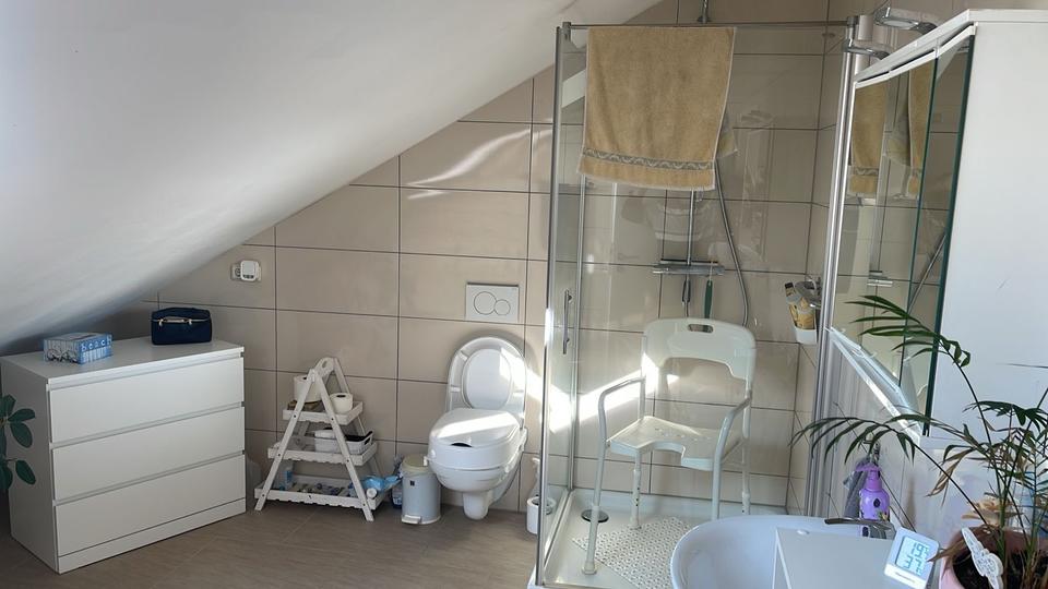 Dachgeschoßwohnung Elsdorf - 2 Zimmer, 68 m&sup2;, 700&euro; | Angebot:24767161