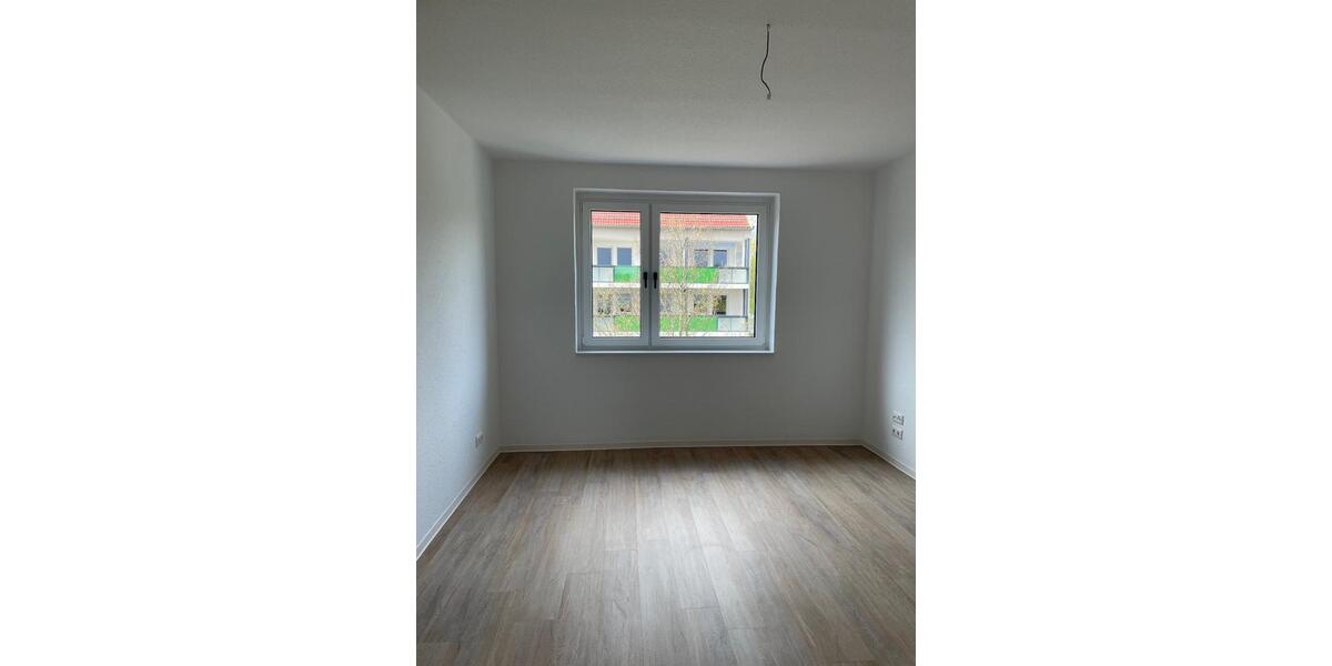 Etagenwohnung Oederan - 4 Zimmer, 99 m&sup2;, 695&euro; | Angebot:26547174