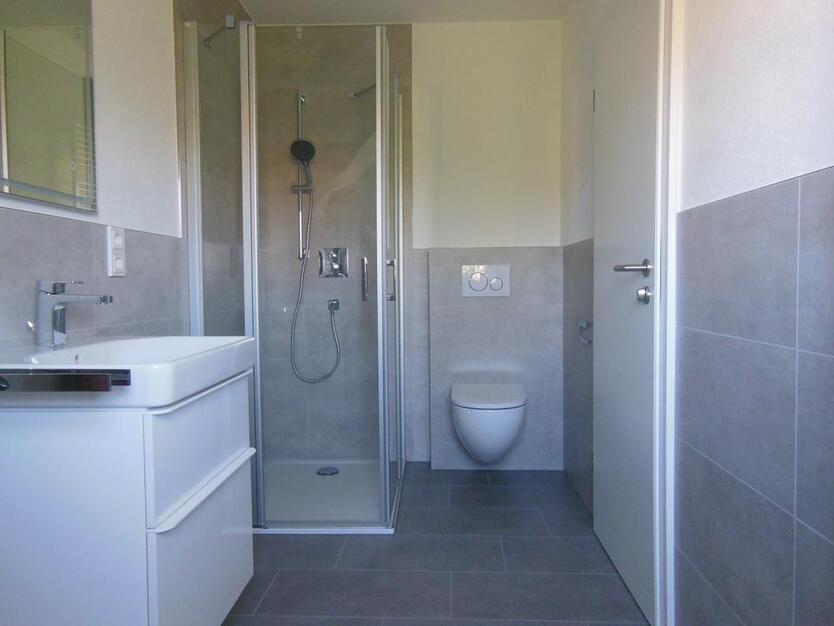 Kernsanierte großzügige 3 Zimmer Wohnung in Leiwen zimmer