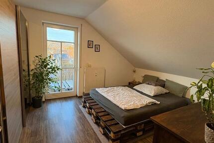 Schöne, helle Dachgeschosswohnung in ruhiger Siedlungslage 2.5 zimmer