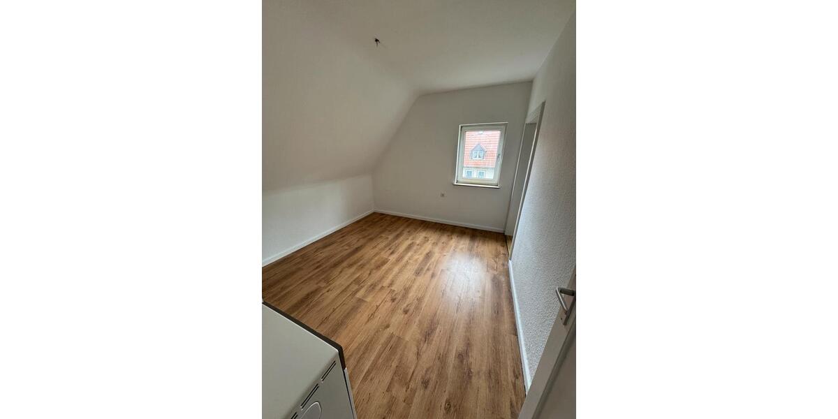 Dachgeschoßwohnung Kassel Harleshausen - 2 Zimmer, 36 m&sup2;, 560&euro; | Angebot:26648519