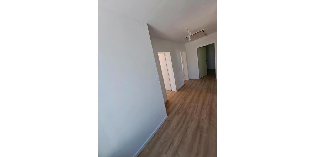Bungalow Landau in der Pfalz - 8 Zimmer, 219 m&sup2;, 2.650&euro; | Angebot:26445773