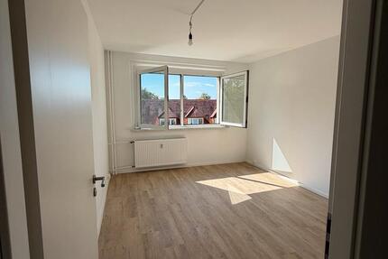 Wohnung Berlin Treptow-Köpenick - 4 Zimmer, 84 m&sup2;, 1.750&euro; | Angebot:27736944