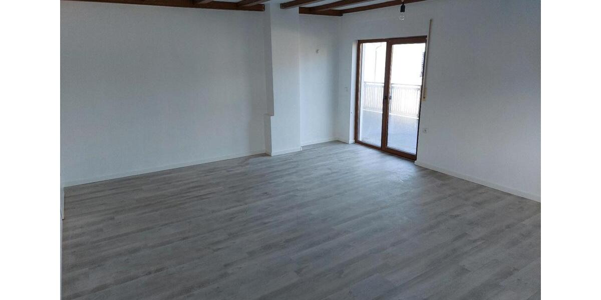 Etagenwohnung Angelburg - 4 Zimmer, 100 m&sup2;, 750&euro; | Angebot:26537434