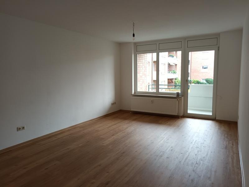 Tolle 2-Zimmer-Wohnung mit großem Wohnzimmer und Tageslicht-Duschbad zimmer