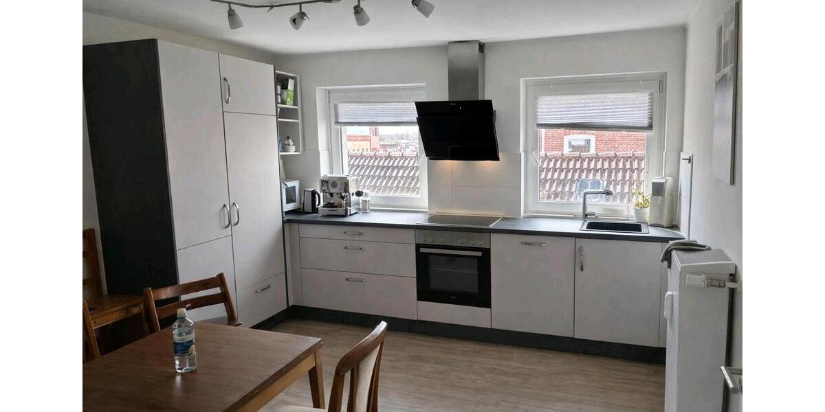 Dachgeschoßwohnung Barmstedt - 3.5 Zimmer, 120 m&sup2;, 1.100&euro; | Angebot:25977843