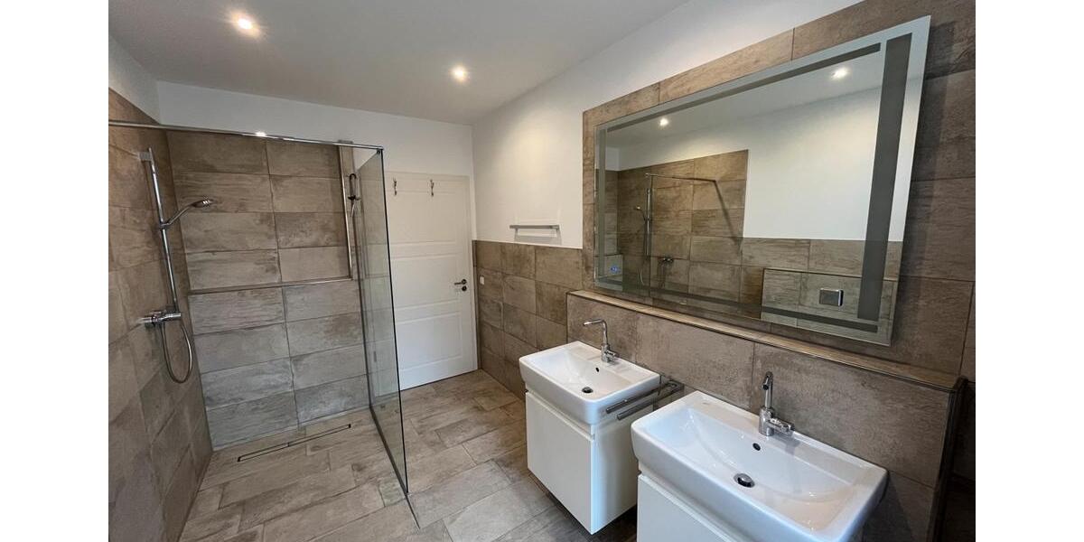 Etagenwohnung Rheine - 3 Zimmer, 148 m&sup2;, 1.360&euro; | Angebot:25232141