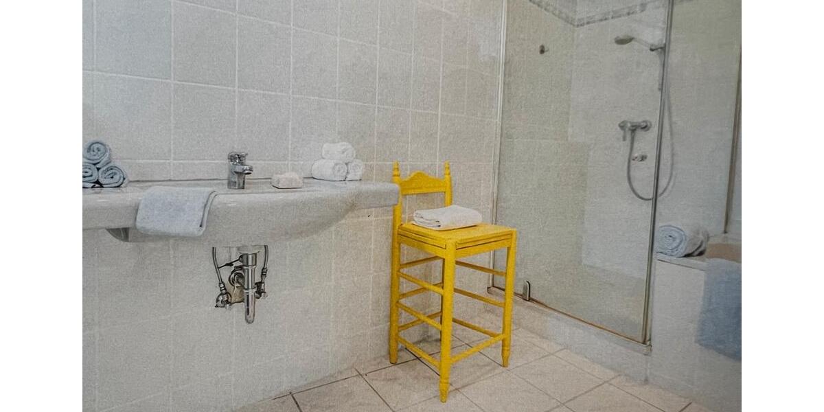 Einfamilienhaus Reinbek - 6 Zimmer, 142 m&sup2;, 1.800&euro; | Angebot:26425250