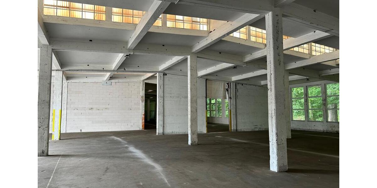 2381 - Lagerhalle in Lübeck, zusätzliches Büro möglich zimmer