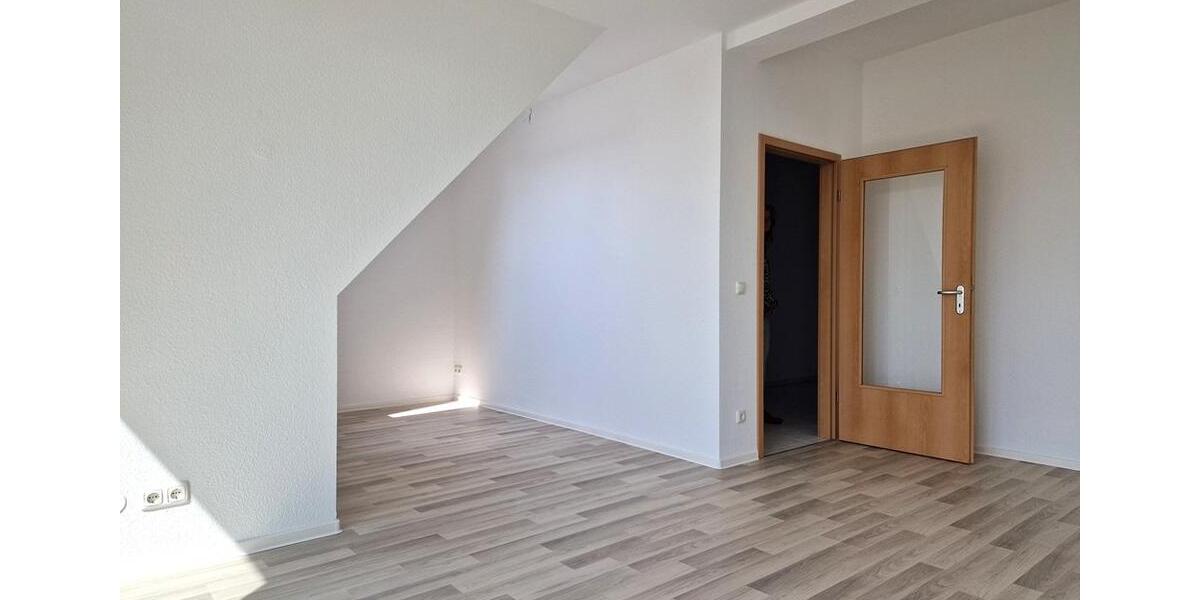 Dachgeschoßwohnung Merseburg - 2 Zimmer, 67 m&sup2;, 530&euro; | Angebot:26236506