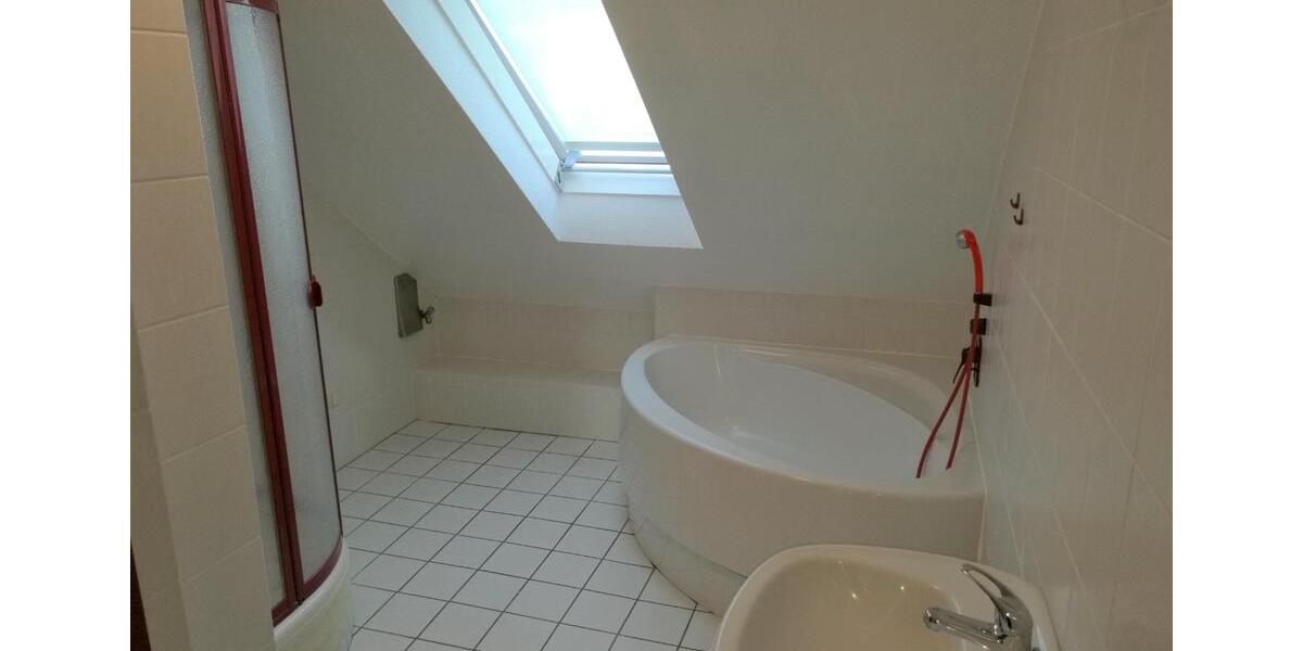 Dachgeschoßwohnung Schlüchtern - 4 Zimmer, 125 m&sup2;, 950&euro; | Angebot:26620839