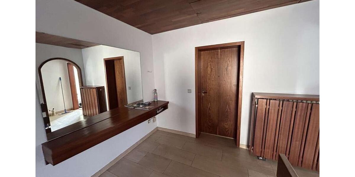 Erdgeschoßwohnung Niederkassel - 2 Zimmer, 100 m&sup2;, 1.600&euro; | Angebot:26120924