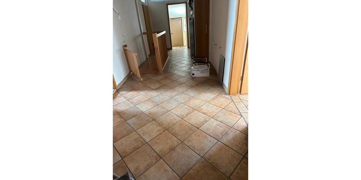 Etagenwohnung Hodenhagen - 8 Zimmer, 136 m&sup2;, 1.400&euro; | Angebot:26550604