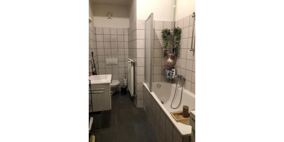 Etagenwohnung Neuwied Feldkirchen - 3 Zimmer, 89 m&sup2;, 850&euro; | Angebot:25854302
