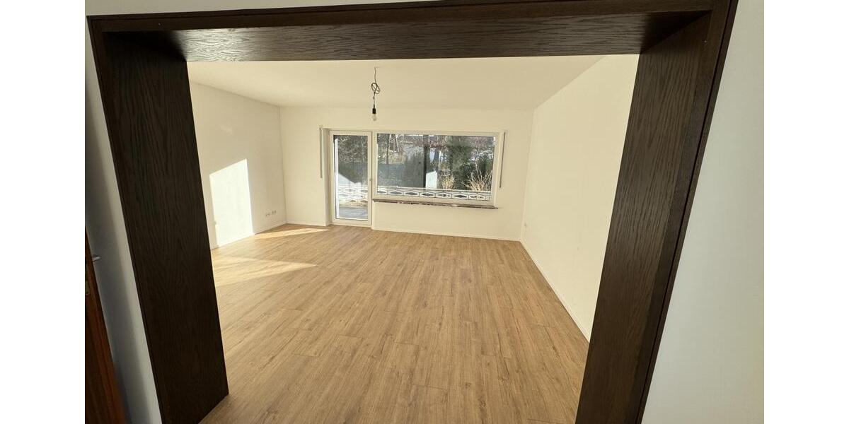 Erdgeschoßwohnung Schwebheim - 5 Zimmer, 107 m&sup2;, 1.350&euro; | Angebot:26039166