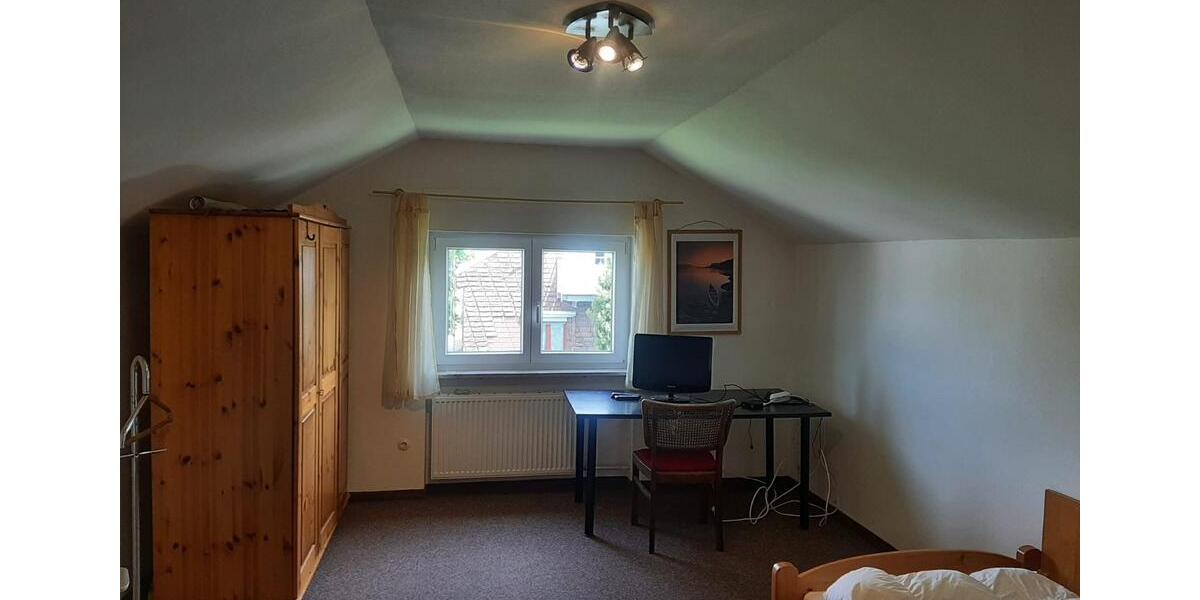 Dachgeschoßwohnung Friedrichshafen Ailingen - 1 Zimmer, 20 m&sup2;, 380&euro; | Angebot:25852561