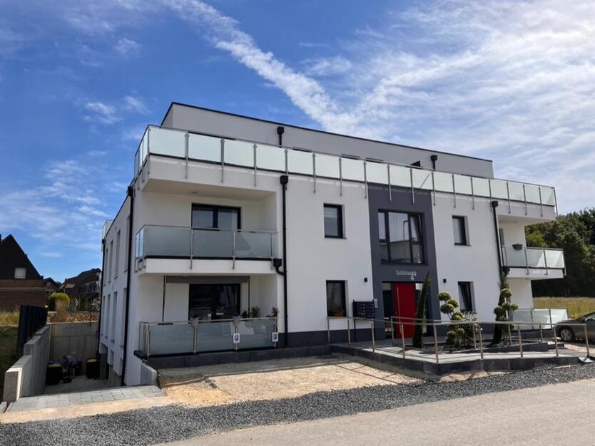 NeubauWohnung mit Tiefgarage und toller Küche
