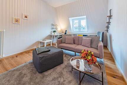 Zimmer Frankfurt Westend Süd - 2 Zimmer, 1.800&euro; | Angebot:26745302