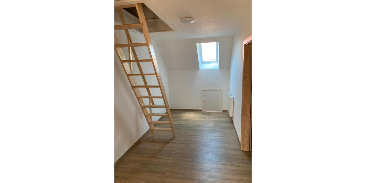 Dachgeschoßwohnung Apen - 4 Zimmer, 120 m&sup2;, 850&euro; | Angebot:26400553