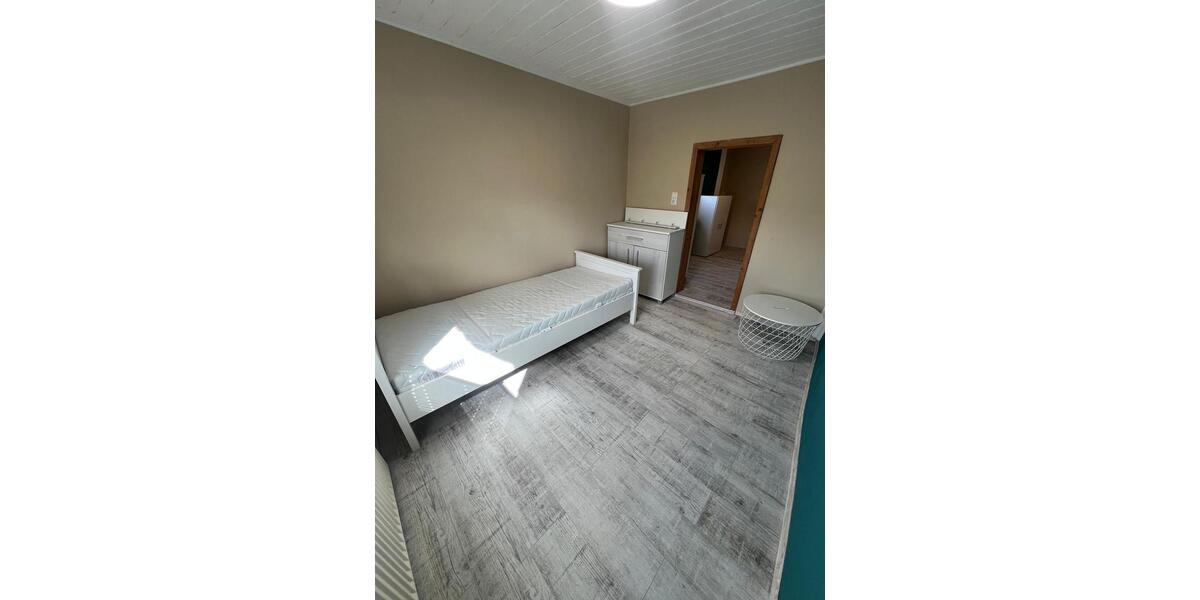 Wohnen auf Zeit Netphen - 2 Zimmer, 17 m&sup2;, 300&euro; | Angebot:25982200